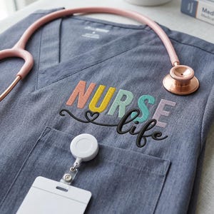 KRANKENSCHWESTER Leben Maschinenstickerei, Pflege Stethoskop Herz Digitale Datei, Krankenschwester RN Geschenk, 4 Größen inklusive.