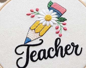 Floral Bleistift Stickdatei für Lehrer, Schulanfang Gänseblümchen Stickdatei