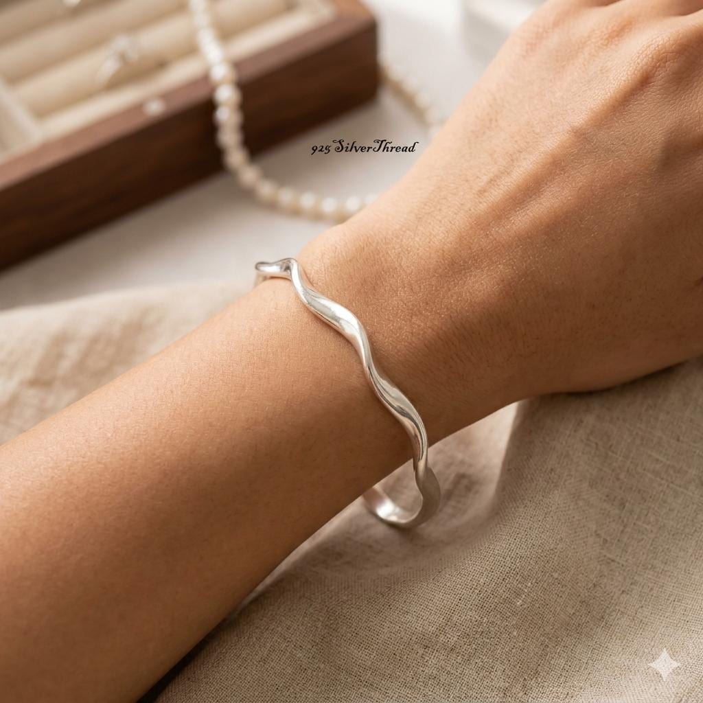 Wavy Bangle - Etsy