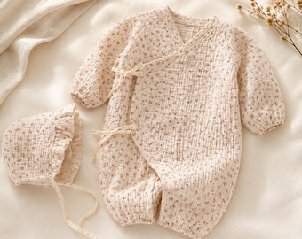 Conjunto de kimono y gorro de muselina con estampado floral, mono de algodón suave para recién nacida, regalo neutro para baby shower, conjunto para niña, ropa infantil de boutique.