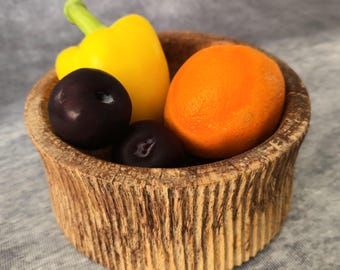 Small Oak Serving Bowl – Rustic Fluted Wood Kitchen Decor (18cm Diameter)
