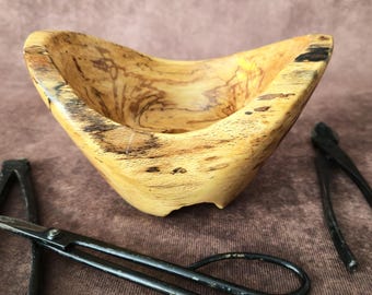 Handcrafted Beech Wood Planter – Organic Form, Natural Grain, Indoor Outdoor Use