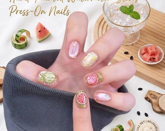 Handgefertigte künstliche Fingernägel mit Wassermelonen-, Stern- und Mondmotiv | Kurze, quadratische Vollabdeckung | Süßes, wiederverwendbares Sommer-Nagelset zum Aufkleben | Sonderanfertigung