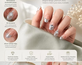 Blaue Katzenaugen-Kunstnägel zum Aufkleben | Handgefertigtes Nagelset mit Strasssteinen in Mandelform | Maßgefertigte, kurze, ovale Luxus-Maniküre in Nude | Geschenkidee für Sie