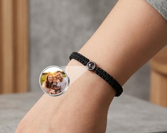Personalisiertes Armband mit Foto in der Perle, handgemachtes minimalistisches Bettelarmband, romantisches Geschenk für Sie und Ihn