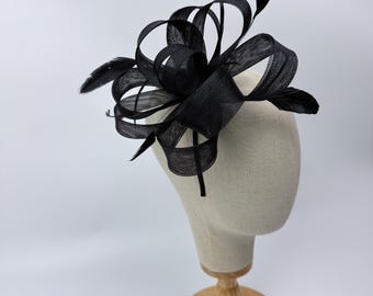 Nytt svart blommigt fascinator-pannband med fjädrar, Royal Ascot Kentucky Derby-bröllopshatt