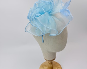 Ny babyblå fascinatorhakband med rosett och fjädrar Royal Ascot Kentucky Derby bröllopshatt
