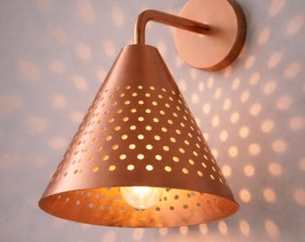 手作りの槌目模様の銅製壁掛け照明、モロッコ風の素朴なランプ、アールデコ調の壁照明