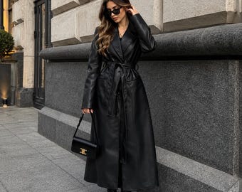 Schwarzer Damen-Ledermantel, klassischer Gothic-Mantel aus Lammfell mit Gürtel, handgefertigter Trenchcoat | Geschenkidee für die Ehefrau