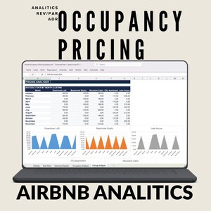 以下が含まれることがあります： Airbnbの分析ダッシュボードを表示したラップトップ。データ視覚化と価格情報が表示されています。画面には「OCCUPANCY」と「PRICING」という単語が大きく表示されたグラフと表が表示されています。画面下部には「AIRBNB ANALITICS」と書かれています。