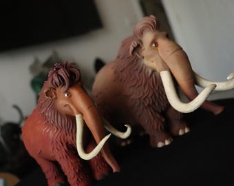 Ice Age Manny & Ellie Figure Set, Hand Painted Collectible Statue, Cartoon Display Figure, Shelf Decor, Gift for Movie Fans