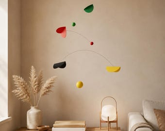 Mobile cinetico realizzato a mano, arte geometrica in stile Bauhaus Mondrian, decorazione del soffitto con colori primari.