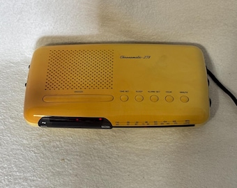Rare Vintage Citizen Bedside Alarm Clock with AM/FM Radio Also Battery Operated