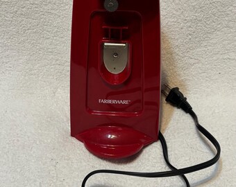 Abrelatas electrónico FARBERWARE de acero inoxidable rojo. Herramienta de cocina.