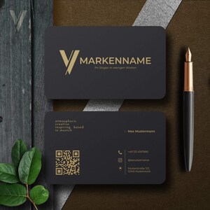 Luxuriöse Visitenkarten Vorlage in Schwarz & Gold mit Vorder- und Rückseite, Logo, QR-Code und klar strukturiertem Layout als bearbeitbare Canva-Vorlage – Louvion.de