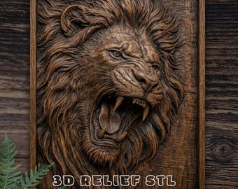 Pode incluir: Escultura em relevo de madeira castanha detalhada da cabeça de um leão a rugir. A obra de arte é emoldurada e apresenta detalhes intrincados da juba, dentes e características faciais do leão. O texto na parte inferior diz "3D RELIEF STL CNC CARVING FILE."