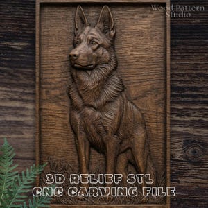 Könnte beinhalten: Eine rechteckige, dunkelbraune Holzplatte mit einem detaillierten 3D-Relief eines im Gras stehenden Deutschen Schäferhundes. Der Text Wood Pattern Studio und 3D RELIEF STL CNC CARVING FILE ist auf der Oberfläche der Holzplatte zu sehen.