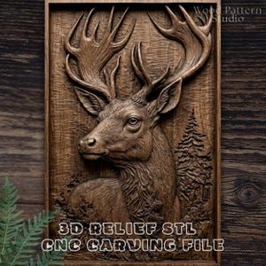 Pode incluir: Uma escultura detalhada em madeira castanha da cabeça de um veado com grandes chifres, contra um fundo de floresta e uma moldura de madeira texturizada. O texto "3D RELIEF STL CNC CARVING FILE" é exibido na parte inferior.