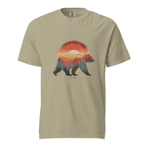National Park Bear Shirt, Vintage Bear Graphic Tee, Retro Mountain Sunset T-Shirt, Comfort Colors Outdoor Nature Shirt