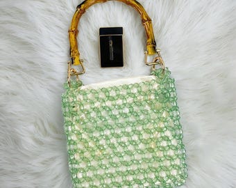 Vintage Mini-Tasche mit Bambusgriff und Kristallperlen, handgewebte, transparente Perlenhandtasche mit Henkel, Statement-Handtasche für den Sommerurlaub