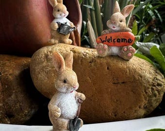 Juego de 3 minifiguras de conejo jardinero, adorable decoración de jardín, estatua de resina de zanahoria de bienvenida, regalo de inauguración de la casa