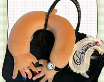 Almohada de viaje en forma de U con manos de manicura y reloj: regalo novedoso y divertido para chica rica, soporte para el cuello para avión, coche y oficina.