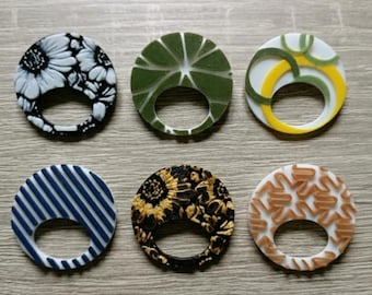 Supporto per occhiali con perno per montature standard e larghe | Fissaggio sicuro, anti-caduta e antigraffio | Accessorio per occhiali originale e colorato