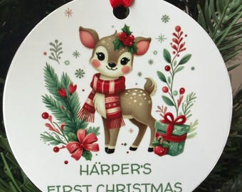 Adorno navideño personalizado con ciervo - Nombre y año personalizados - Opción de doble cara