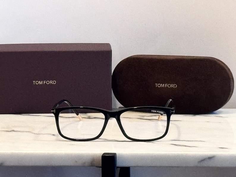 Óculos de grau retangulares grandes Tom Ford pretos, com lentes douradas que bloqueiam a luz azul (57 mm) imagem 3