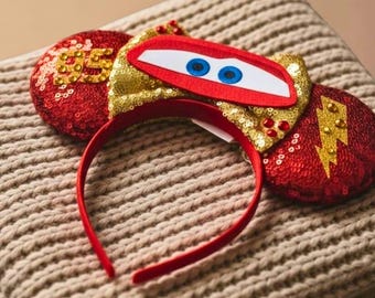 Bandeau avec oreilles de souris Lightning McQueen Cars | Oreilles de course de Minnie, oreilles d'inspiration Disney, oreilles à sequins rouges, tenue de parc, tenue de Disney, serre-tête