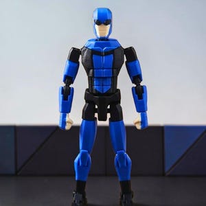 Op onoverwinnelijk geïnspireerde actiefiguur | Gelede figuur dummy13 | 3D-geprint beweegbaar speelgoed | Model beweegbaar gewricht | Cadeau voor bureaufiguur