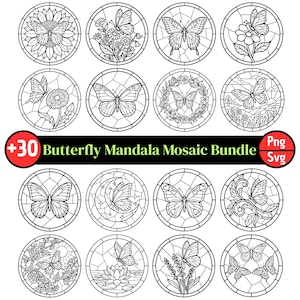 Peut inclure: Une collection numérique de 30 motifs circulaires en noir et blanc représentant des papillons, des fleurs et des scènes de nature dans un style mosaïque vitrail. Le texte central indique +30 Butterfly Mandala Mosaic Bundle Png Svg.