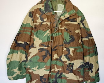 US Army M-65 Field Jacket Cold Weather Woodland Camo Desert Storm Era Medium VTG