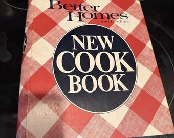 Vintage Better Homes and Gardens "New Cook Book" Red Plaid Five-Ring Binder 1981