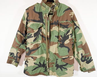 US Army M-65 Field Jacket Cold Weather Woodland Camo Desert Storm Era Medium VTG