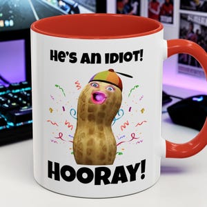 Taza divertida de TheBurntPeanut / Taza Gooping de The Burnt Peanut ¡Hurra! BurntPeanut Arc Raiders Gaming ¡Es un idiota! / Taza de café Accent