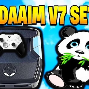 Puede incluir: Imagen de un panda blanco y negro con bambú, junto a una consola de juegos con un mando blanco. El texto "PandaAim V7 Setup" se muestra en amarillo y naranja.