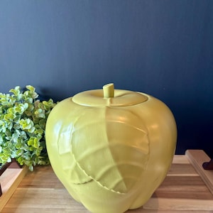 1940s–1950s Apple Cookie Jar • Attributed to Hull Pottery • Blushing Apple • Green Ceramic Canister • Large Vintage Cookie Jar • Farmhouse