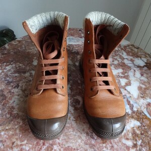 Palladium, vintage höga skor i kamelfärgat läder bild 2