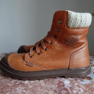 Palladium, vintage höga skor i kamelfärgat läder bild 1