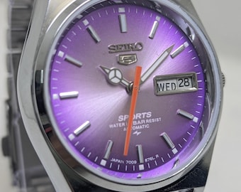 Vintage Seiko 5 Automatikuhr mit Wochentags- und Datumsanzeige, Uhrwerk Nr. 6309A, lila Zifferblatt, hergestellt in Japan, Herrenuhr, versandkostenfrei