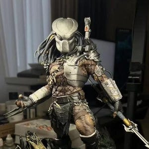 Figurine prédateur 30 cm