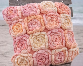 Schema per fodera per cuscino a fiori all'uncinetto, cuscino floreale fai da te per la decorazione della casa (download PDF)