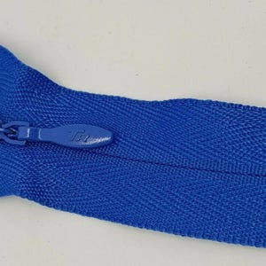 Concealed Invisible closed-end nylon zip No.3 8" 9" 14" 22". Auto-lock.