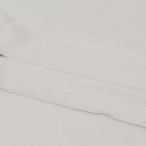 Concealed Invisible closed-end nylon zip No.3 8" 9" 14" 22". Auto-lock.