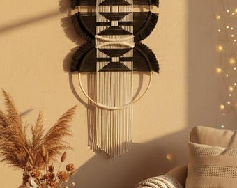 Modern Black and Cream Macrame Wall Hanging – Geometric Boho Fiber Art with Circular Frame