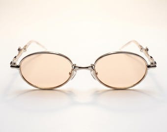 Amber Silver Slim Oval Sunglasses – Tortoise Metal Detail Frames, Dark Academia Vintage Luxury Eyewear Unisex