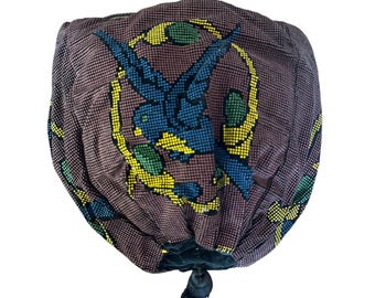 鳥の模様が入ったビクトリア朝時代の大きなドット柄のレティクル財布
