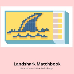 Może przedstawiać: Cyfrowy wzór ściegu igłowego zatytułowany "Landshark Matchbook". Projekt przedstawia płetwę rekina w niebieskiej grafice pikselowej na żółtym tle. Tekst "Needlepoint Stitch Chart" i "DIGIAL DOWNLOAD" znajdują się na górze.