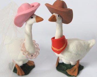 Goose-Wedding-Cake Topper-Cowboy-Theme-Bride-Groom-Western-Wedding-Farm-Animal-Funny-Unique-Barn-Mr-Mrs-Rustic